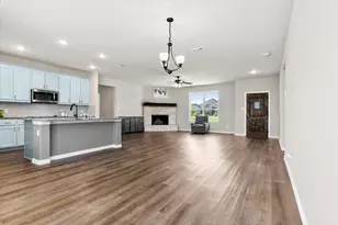1011 Northern Oaks Ct, Springtown, TX 76082 - Photo 10