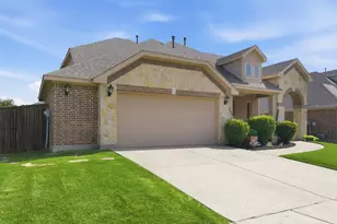212 Spruce Valley Dr, Justin, TX 76247 - Photo 2