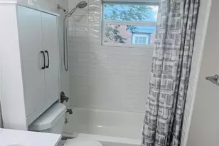 909 Laguna Dr, Denton, TX 76209 - Photo 4