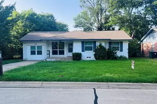 909 Laguna Dr, Denton, TX 76209 - Photo 1