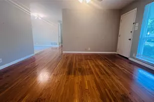 909 Laguna Dr, Denton, TX 76209 - Photo 8