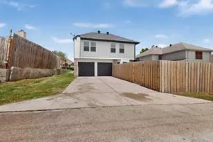 12820 Hilltop Dr, Balch Springs, TX 75180 - Photo 14