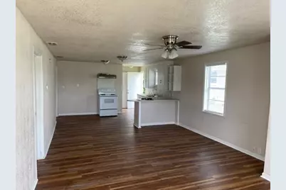 103 W Wichita Street, Bowie, TX 76230 - Photo 4