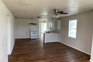 103 W Wichita St, Bowie, TX 76230 - Photo 4