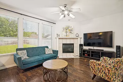 10513 Greenbriar Lane, Rowlett, TX 75089 - Photo 4