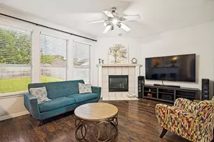 10513 Greenbriar Ln, Rowlett, TX 75089 - Photo 4