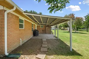 703 N Gilmer Ave, Dawson, TX 76639 - Photo 22