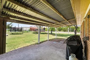 703 N Gilmer Ave, Dawson, TX 76639 - Photo 20