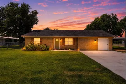 703 N Gilmer Avenue, Dawson, TX 76639 - Photo 2