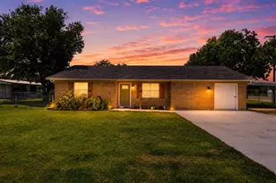 703 N Gilmer Ave, Dawson, TX 76639 - Photo 2