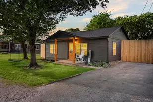 505 E Ross St, Waxahachie, TX 75165 - Photo 1