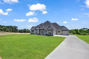 320 Tiara Trl, Fort Worth, TX 76108 - Photo 2