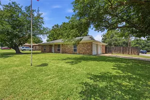 837 Springdale Rd, Bedford, TX 76021 - Photo 2
