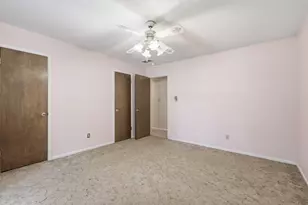 101 Colonial Pkwy, Burleson, TX 76028 - Photo 14
