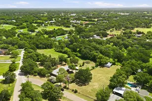 101 Colonial Pkwy, Burleson, TX 76028 - Photo 6