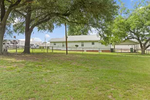 117 Moore Dr, Palestine, TX 75801 - Photo 6