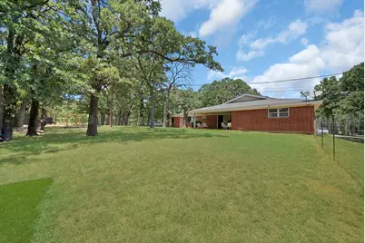 305 W Bethesda Road, Burleson, TX 76028 - Photo 2