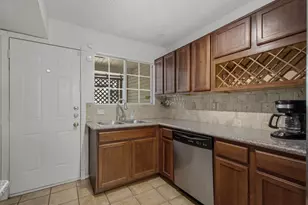 840 Creekside Dr, Lewisville, TX 75067 - Photo 12