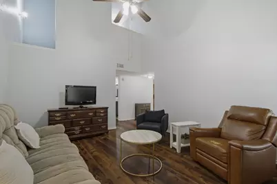 840 Creekside Drive, Lewisville, TX 75067 - Photo 8