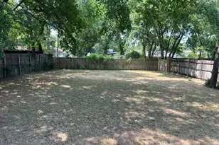 206 W 6th St, Irving, TX 75060 - Photo 24