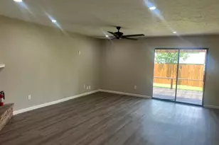 206 W 6th St, Irving, TX 75060 - Photo 4