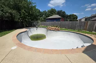 716 Bridget Way, Hurst, TX 76054 - Photo 8