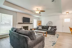 4761 Fieldcrest Dr, Fort Worth, TX 76109 - Photo 6