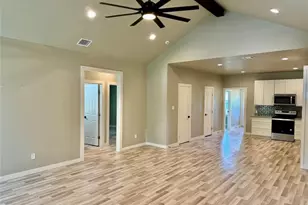 819 Arkansas River Dr, Granbury, TX 76048 - Photo 4