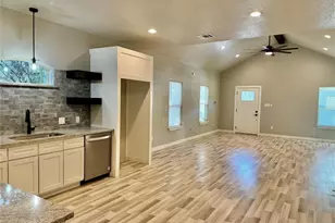 819 Arkansas River Dr, Granbury, TX 76048 - Photo 6