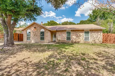 1249 High Meadow Lane, Lancaster, TX 75146 - Photo 2