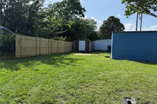 242 Cobb Ave, Van Alstyne, TX 75495 - Photo 14