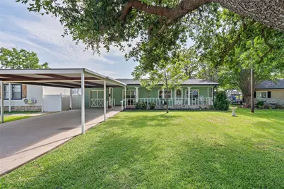 4517 Wildwood Circle, Granbury, TX 76049 - Photo 1