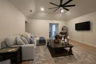 355 35th St SE, Paris, TX 75460 - Photo 2