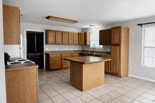 914 N Catherine St, Terrell, TX 75160 - Photo 6