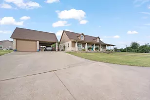 4515 E Renfro St, Alvarado, TX 76009 - Photo 4