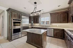 632 Legend Ln, Sherman, TX 75092 - Photo 10