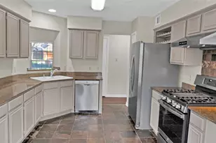 517 Las Cruces Dr, Irving, TX 75063 - Photo 8