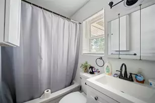 501 Simmons Dr, Euless, TX 76040 - Photo 6