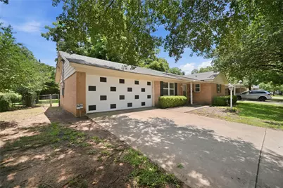 501 Simmons Drive, Euless, TX 76040 - Photo 4