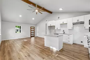 902 Melanie Ln, Keene, TX 76059 - Photo 14