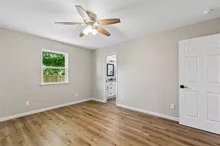 902 Melanie Ln, Keene, TX 76059 - Photo 18