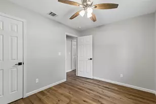 902 Melanie Ln, Keene, TX 76059 - Photo 28