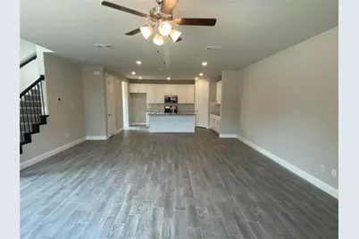 801 Ponds Edge Lane, Euless, TX 76040 - Photo 4