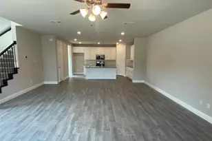 801 Ponds Edge Ln, Euless, TX 76040 - Photo 4