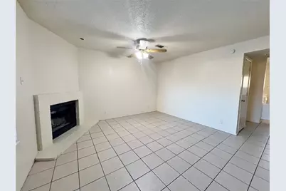 929 W Hickory Street #A14, Denton, TX 76201 - Photo 2