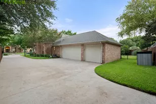8945 Kingston Ct, North Richland Hills, TX 76182 - Photo 30