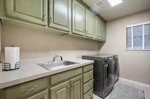 8945 Kingston Ct, North Richland Hills, TX 76182 - Photo 24