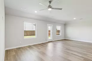 849 Rockcloud Dr, Fort Worth, TX 76052 - Photo 12