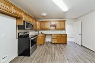 907 N Lamb St, Bowie, TX 76230 - Photo 10