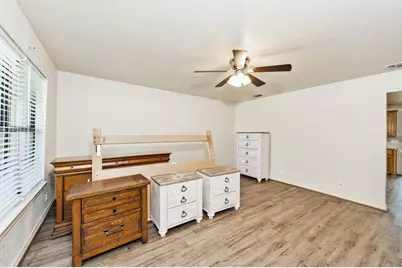 907 N Lamb Street, Bowie, TX 76230 - Photo 6